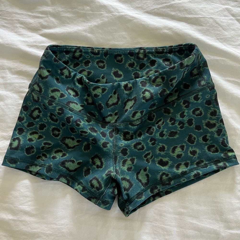 XS Fleos, midnight cheetah print